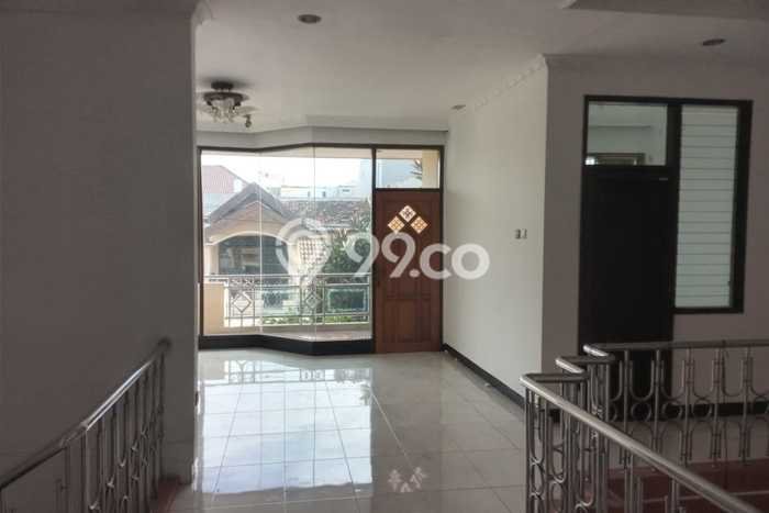 Disewakan Cepat Rumah Kondisi Bagus di Kawasan Wiyung, Surabaya Disewakan Cepat Rumah Kondisi Bagus di Kawasan Wiyung, Surabaya