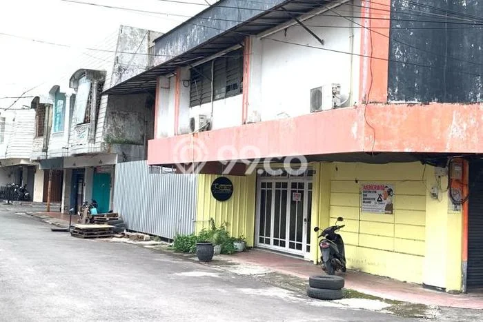 Ruko Komersial Disewakan di Sawahan Surabaya Luas 240m2 Ruko Komersial Disewakan di Sawahan Surabaya Luas 240m2