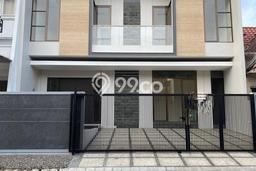 Ready to Use! Luxury House LT 150m2 Desain Modern di Surabaya Kota Ready to Use! Luxury House LT 150m2 Desain Modern di Surabaya Kota
