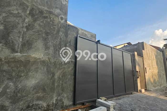 Gudang Dijual di Surabaya LT 10000m2 & LB 2000m2 Lokasi Terbaik! Gudang Dijual di Surabaya LT 10000m2 & LB 2000m2 Lokasi Terbaik!