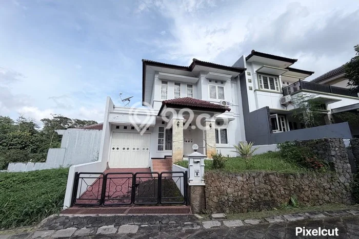 Rumah Disewakan Semarang LT 240m2 LB 150m2 Kawasan Candi Golf Rumah Disewakan Semarang LT 240m2 LB 150m2 Kawasan Candi Golf