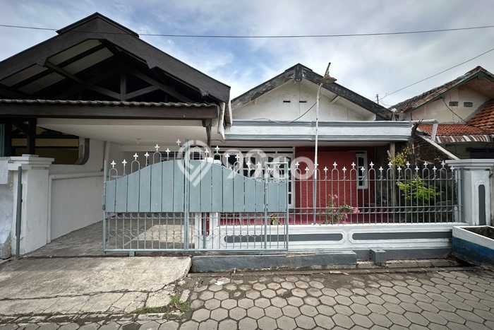 Rumah Budget Terbaik Dijual Area Taman LT 180m2 Rumah Budget Terbaik Dijual Area Taman LT 180m2