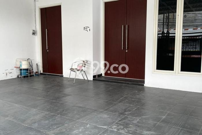 Rumah Sewa Surabaya LT 184m2 LB 250m2 Area Sukomanunggal Rumah Sewa Surabaya LT 184m2 LB 250m2 Area Sukomanunggal