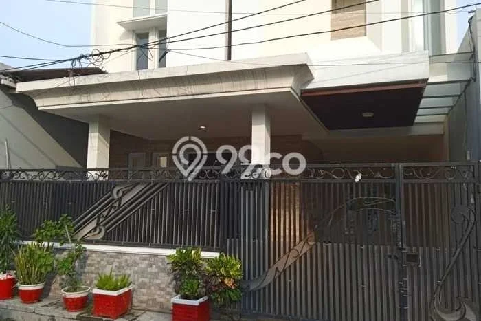 Rumah Bagus Siap Huni Di Tandes Luas 240m2 Lokasi Strategis Rumah Bagus Siap Huni Di Tandes Luas 240m2 Lokasi Strategis