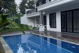 Ready to Use! Luxury House LT 440m2 Desain Elegan di Sentul City Ready to Use! Luxury House LT 440m2 Desain Elegan di Sentul City