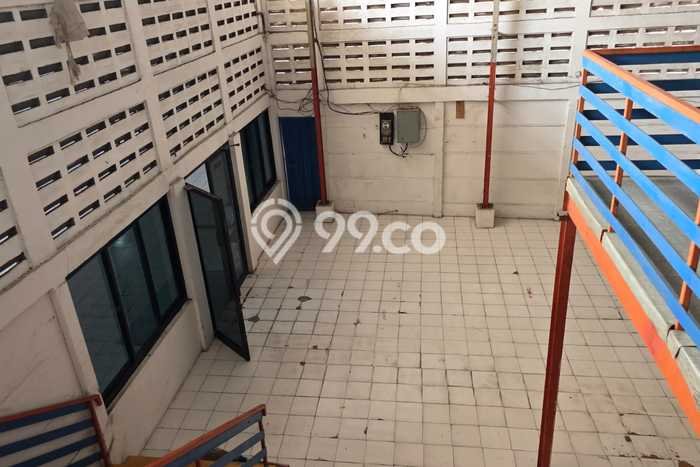 Unit Gudang Disewakan di Kalideres di Area Ramai & Strategis Unit Gudang Disewakan di Kalideres di Area Ramai & Strategis