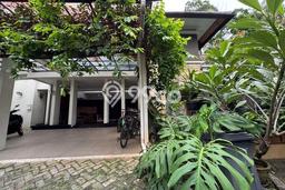 Ready to Use! Luxury House LT 256m2 Desain Modern di BSD Ready to Use! Luxury House LT 256m2 Desain Modern di BSD