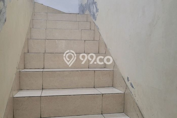LOKASI STRATEGIS! Rumah di , Akses ke Stasiun, 2 KM, LT 180m2m² Bangunan 150m2m² LOKASI STRATEGIS! Rumah di , Akses ke Stasiun, 2 KM, LT 180m2m² Bangunan 150m2m²