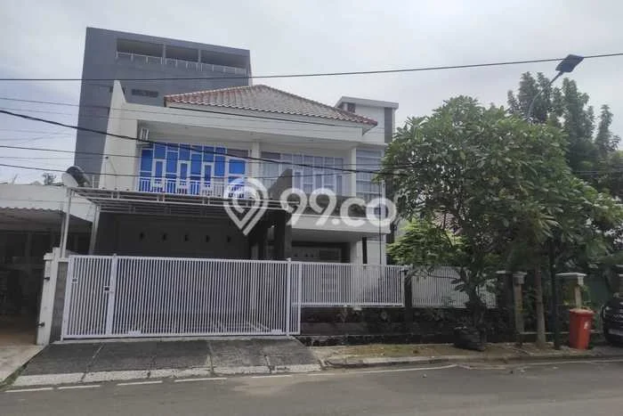 Disewakan segera rumah minimalis strategis 6 Kamar di Duren Sawit, Jakarta Timur Disewakan segera rumah minimalis strategis 6 Kamar di Duren Sawit, Jakarta Timur