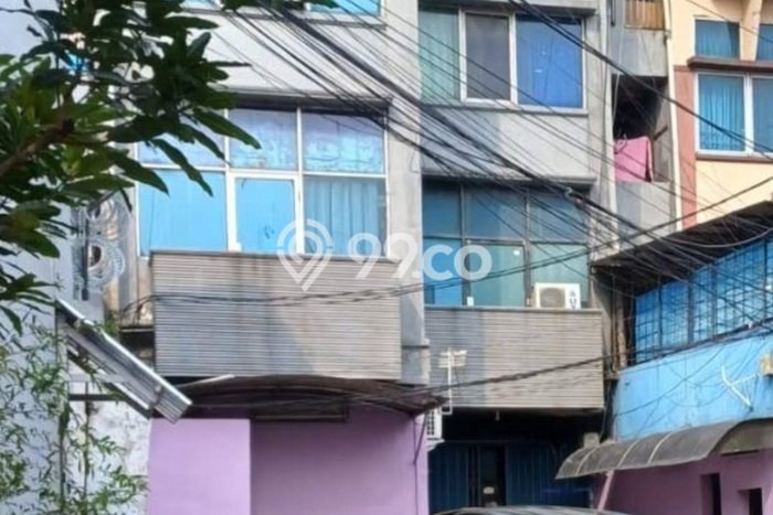 Peluang Investasi! Rumah Kost Dijual di Sawah Besar, Jakarta Pusat, 41 KT, 41 KM, Luas 650m2 Peluang Investasi! Rumah Kost Dijual di Sawah Besar, Jakarta Pusat, 41 KT, 41 KM, Luas 650m2