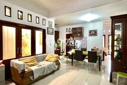 For Sale! Luxury House LT 246m2 Desain Elegan di Tanah Kusir For Sale! Luxury House LT 246m2 Desain Elegan di Tanah Kusir