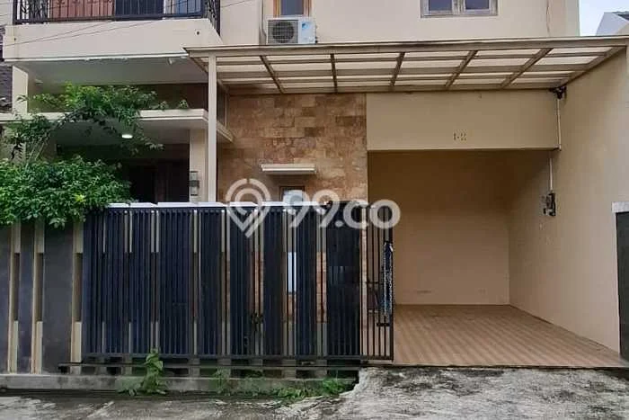 Lokasi strategis! Rumah siap huni dikontrakkan di Tembalang LB 180m2 Lokasi strategis! Rumah siap huni dikontrakkan di Tembalang LB 180m2