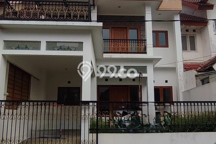 Lokasi strategis! Rumah siap huni dikontrakkan di Bogor Timur LB 200m2 Lokasi strategis! Rumah siap huni dikontrakkan di Bogor Timur LB 200m2
