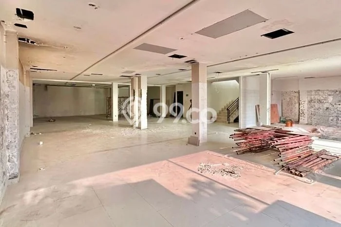 Unit Komersial Dijual di Jakarta Selatan LT 500m2 & LB 600m2 Unit Komersial Dijual di Jakarta Selatan LT 500m2 & LB 600m2