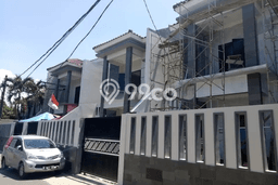 Ready to Use! Premium House LT 229m2 Desain Modern di Pejaten Ready to Use! Premium House LT 229m2 Desain Modern di Pejaten