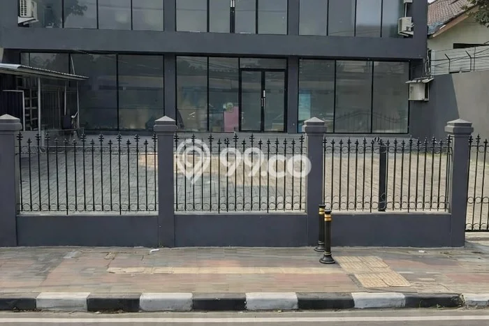 Unit Komersial Dijual di Jakarta Selatan LT 500m2 & LB 600m2 Unit Komersial Dijual di Jakarta Selatan LT 500m2 & LB 600m2