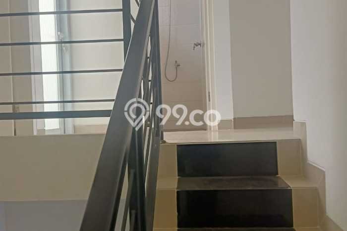 Dijual Hunian Rumah Terawat 3 KT di Jatiwaringin, Jakarta Timur Dijual Hunian Rumah Terawat 3 KT di Jatiwaringin, Jakarta Timur