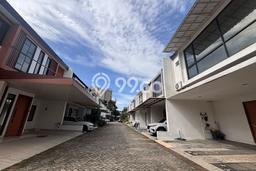 Disewakan Hunian Konsep Modern di Bintaro Tangerang Selatan dengan 3 KT Disewakan Hunian Konsep Modern di Bintaro Tangerang Selatan dengan 3 KT