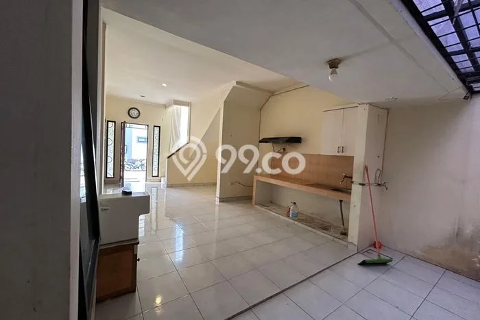 Disewakan Segera Rumah Kondisi Baik di Area Bintaro, Tangerang Selatan Disewakan Segera Rumah Kondisi Baik di Area Bintaro, Tangerang Selatan