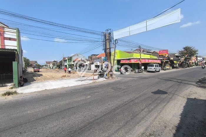 Tanah Strategis Dijual di Colomadu Karanganyar 100m2 Tanah Strategis Dijual di Colomadu Karanganyar 100m2