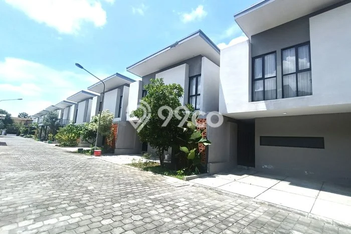 Dijual Cepat Rumah Favorit Siap Huni LB 115m2 di Colomadu, Karanganyar Dijual Cepat Rumah Favorit Siap Huni LB 115m2 di Colomadu, Karanganyar