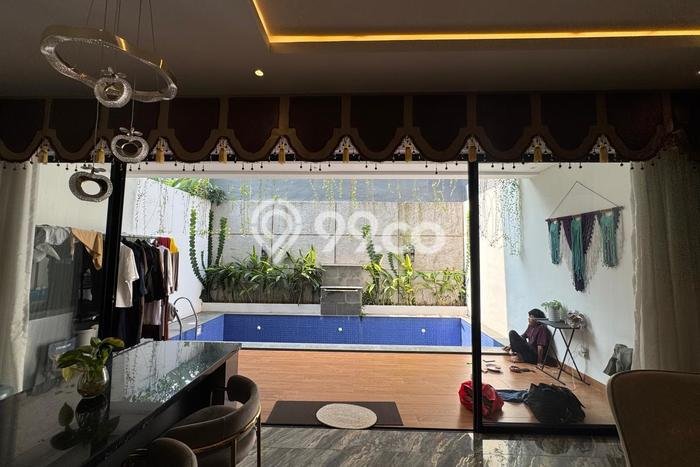 Jual Rumah Luas Megah Dengan View Eksklusif di Harapan Indah, Bekasi Jual Rumah Luas Megah Dengan View Eksklusif di Harapan Indah, Bekasi