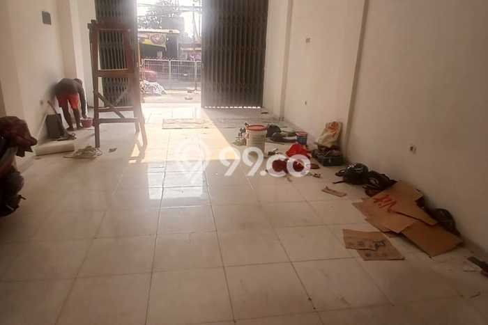 Ruko Disewa di Bekasi dengan LB 330m2 Area Komersial Ramai Ruko Disewa di Bekasi dengan LB 330m2 Area Komersial Ramai