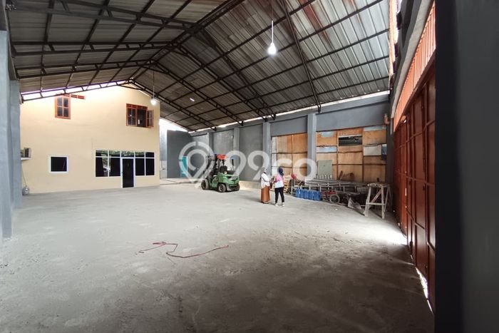 Gudang paling strategis disewakan di Medan Satria Bekasi Gudang paling strategis disewakan di Medan Satria Bekasi