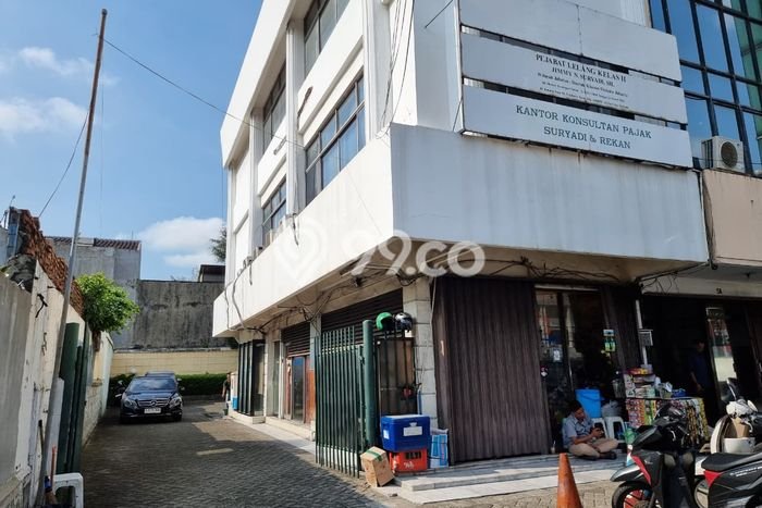 Ruko Dijual di Prime Area Jakarta Barat Luas 320m2 Ruko Dijual di Prime Area Jakarta Barat Luas 320m2