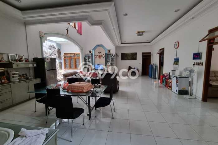Hunian Mewah LB 520m2 Siap Huni Desain Elegan di Jelambar, Jakarta Barat Hunian Mewah LB 520m2 Siap Huni Desain Elegan di Jelambar, Jakarta Barat