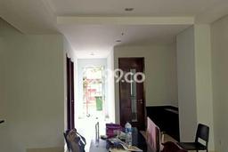 Disewakan! Rumah 3 Kamar Tidur &
2 Kamar Mandi di Puri Mansion, Jakarta Barat Disewakan! Rumah 3 Kamar Tidur &
2 Kamar Mandi di Puri Mansion, Jakarta Barat