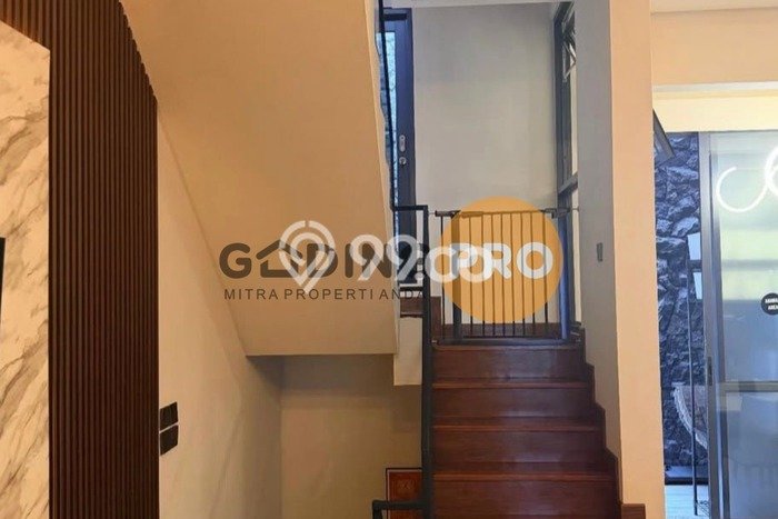 Dijual Rumah Premium dengan Fasilitas Sekitar Lengkap di BSD, Tangerang Selatan Dijual Rumah Premium dengan Fasilitas Sekitar Lengkap di BSD, Tangerang Selatan