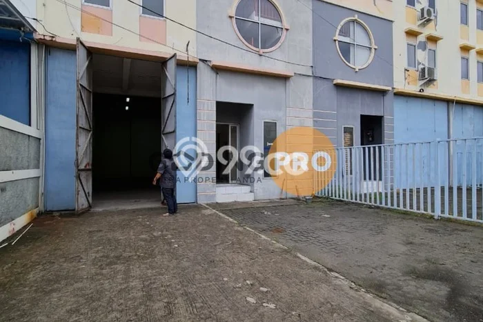 Gudang Disewa di Jakarta Utara dengan LB 300m2 Area Komersial Ramai Gudang Disewa di Jakarta Utara dengan LB 300m2 Area Komersial Ramai