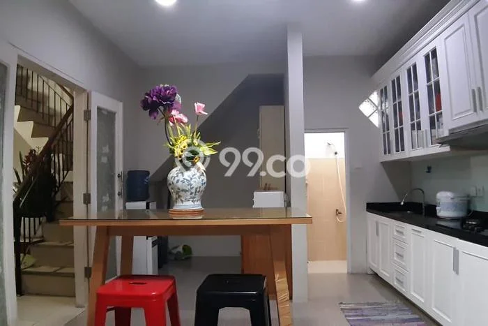 Rumah Luas Asri 4 KT Siap Huni di Cibubur Bekasi Rumah Luas Asri 4 KT Siap Huni di Cibubur Bekasi