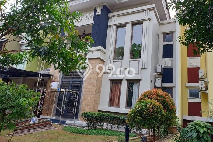 Ready to Use! Luxury House LT 300m2 Desain Modern di Grand Wisata Ready to Use! Luxury House LT 300m2 Desain Modern di Grand Wisata