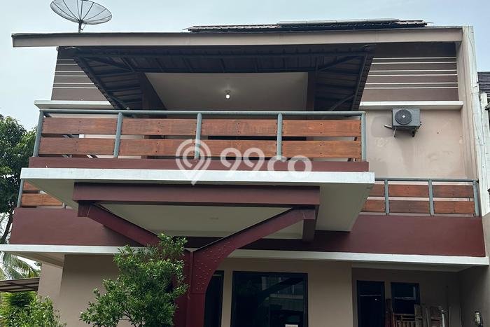Ready to Use! Luxury House LT 225m2 Desain Modern di Kota Wisata Ready to Use! Luxury House LT 225m2 Desain Modern di Kota Wisata