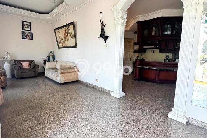 Siap Huni Rumah Mewah 5 Kamar di Kebon Jeruk Dekat ke Mana Pun Siap Huni Rumah Mewah 5 Kamar di Kebon Jeruk Dekat ke Mana Pun