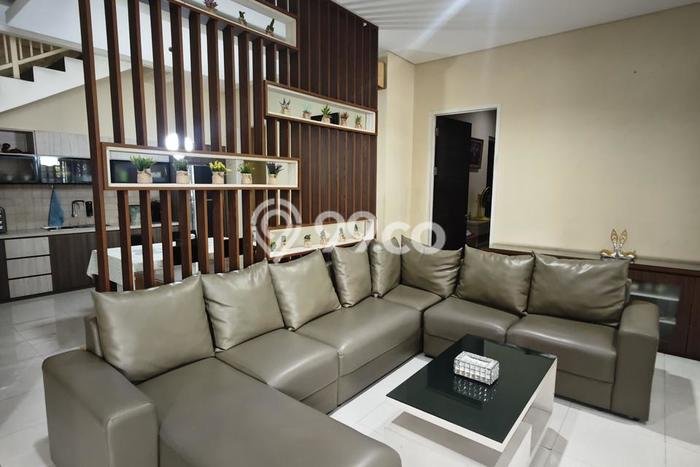 Rumah Mewah LB 195m2 Siap Huni Desain Elegan di Gading Serpong, Tangerang Rumah Mewah LB 195m2 Siap Huni Desain Elegan di Gading Serpong, Tangerang