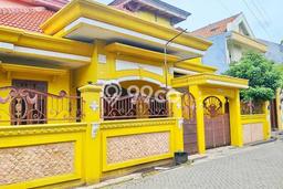 Kesempatan Memiliki Properti di Pusat Kota Jambangan, Surabaya - 5 Kamar Tidur Kesempatan Memiliki Properti di Pusat Kota Jambangan, Surabaya - 5 Kamar Tidur
