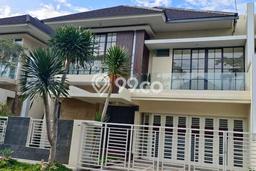 Rumah area Wiyung, Surabaya, Luas 240m2m² LB 300m2m² Rumah area Wiyung, Surabaya, Luas 240m2m² LB 300m2m²