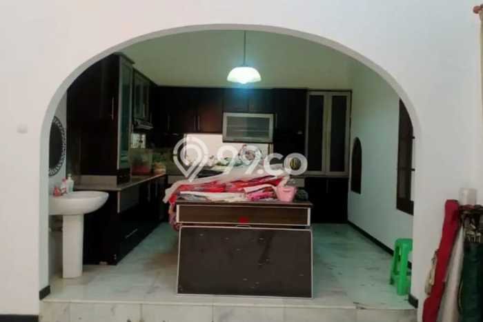 Rumah Elit Modern Tanpa Renovasi di Kertajaya Surabaya Rumah Elit Modern Tanpa Renovasi di Kertajaya Surabaya