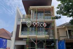 HOT PROPERTY! Rumah Strategis di , LT 210m2m² LB 405m2m² HOT PROPERTY! Rumah Strategis di , LT 210m2m² LB 405m2m²