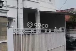 Rumah Strategis Modern Lb 300m2 di Tangerang, Tangerang Rumah Strategis Modern Lb 300m2 di Tangerang, Tangerang