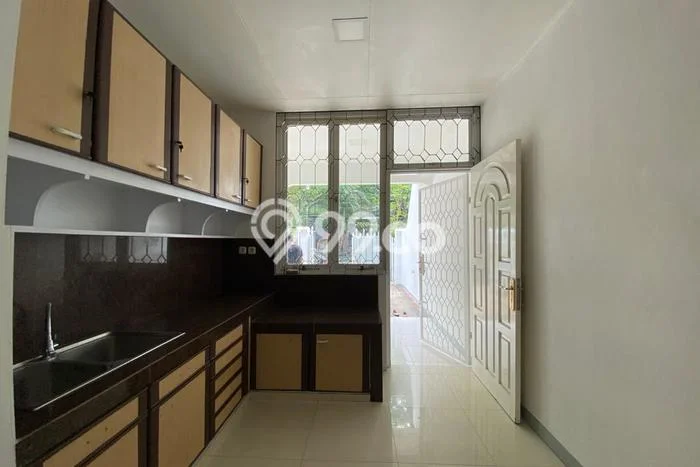 Rumah sewa siap pakai 4 KT di Tanjung Duren Utara, Jakarta Barat Rumah sewa siap pakai 4 KT di Tanjung Duren Utara, Jakarta Barat
