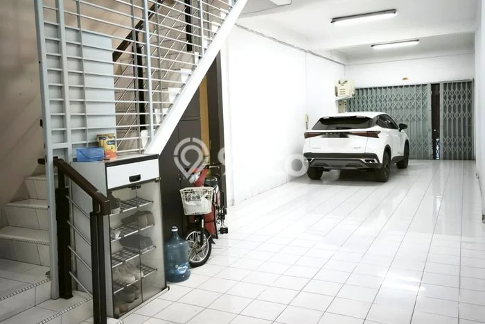 Ruko Usaha Dijual di Medan Maimun Medan LT 128m2 & LB 384m2 Ruko Usaha Dijual di Medan Maimun Medan LT 128m2 & LB 384m2
