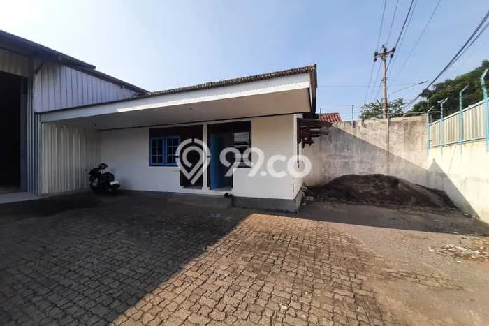 Unit Gudang Disewa Lokasi Semarang Barat, Semarang Spesifikasi Luas Bangunan 220m2 Unit Gudang Disewa Lokasi Semarang Barat, Semarang Spesifikasi Luas Bangunan 220m2
