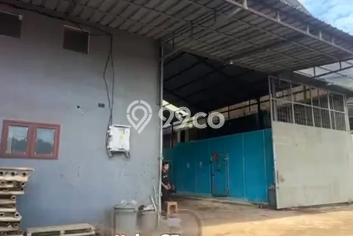 Unit Gudang disewakan di Cipayung Jakarta Timur dengan LT 650m2 / LB 300m2 Unit Gudang disewakan di Cipayung Jakarta Timur dengan LT 650m2 / LB 300m2
