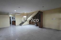 Rumah sewa siap pakai 4 Kamar Tidur di Setiabudi, Jakarta Selatan Rumah sewa siap pakai 4 Kamar Tidur di Setiabudi, Jakarta Selatan