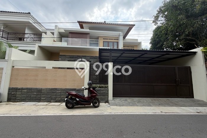 Hot Offer Hunian Mewah Ideal dan Luas di Banjarsari, Surakarta Hot Offer Hunian Mewah Ideal dan Luas di Banjarsari, Surakarta
