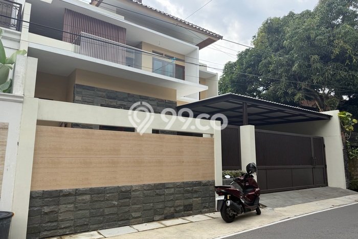 Hot Offer Hunian Mewah Ideal dan Luas di Banjarsari, Surakarta Hot Offer Hunian Mewah Ideal dan Luas di Banjarsari, Surakarta